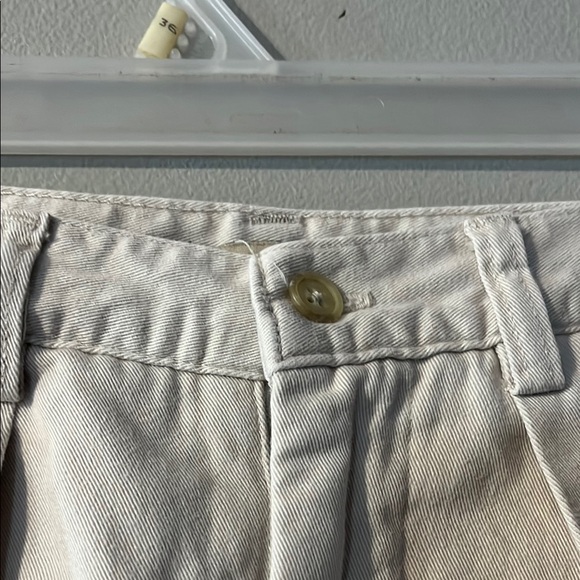 Women’s Cream Shorts - Picture 2 of 6